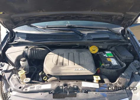 2015 Chrysler Town & Country Touring-L из США, поврежденный, VIN 2C4RC1CG5FR590742